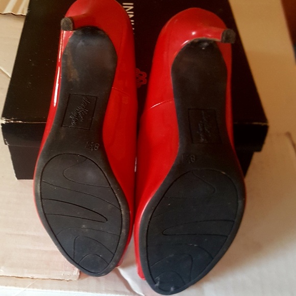 Heels - Picture 2 of 5